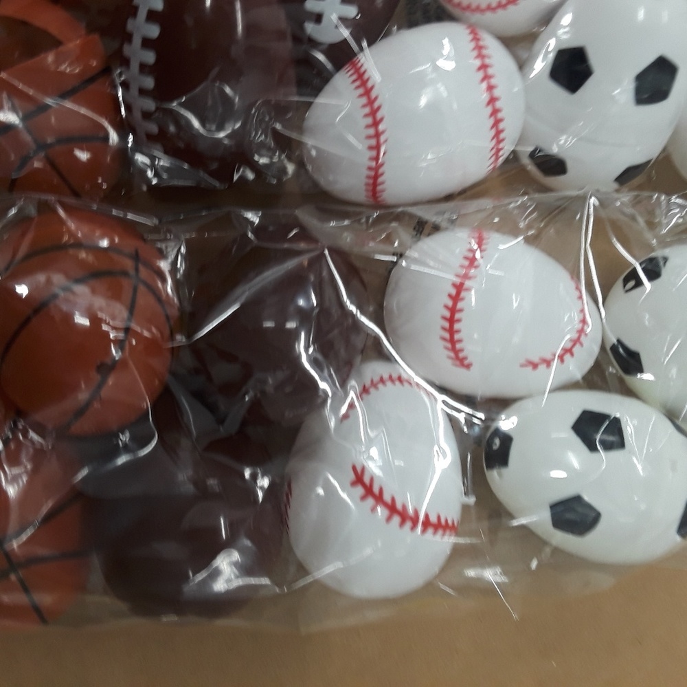 40 Sports Themed Easter Eggs Set New - Picture 2 of 2